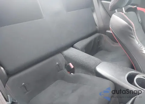 2015 Scion Fr-S z USA, uszkodzony, nr VIN JF1ZNAA10F9702996